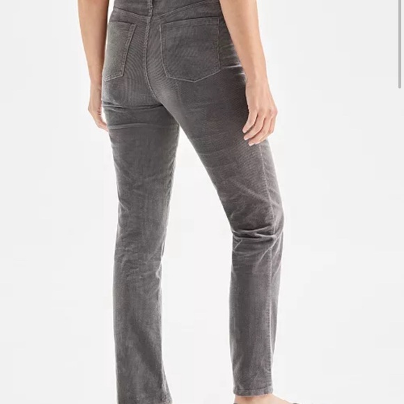 ๐ 3xโs Host Pick ๐ Petite Straight-Leg Corduroy Jeans - Picture 4 of 8